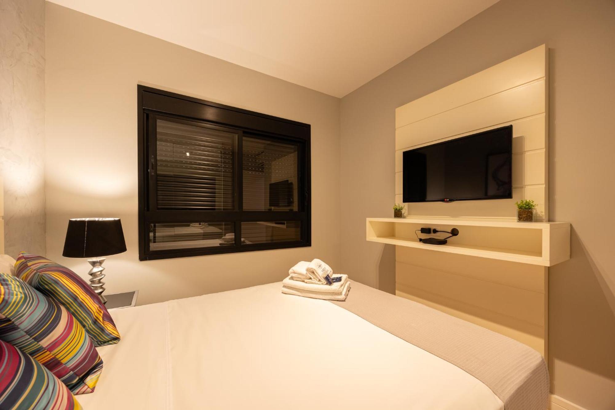 Apartamento Easy Star - Belo Apto C/ Vaga, Varanda E 2 Dorms Em Perdizes - Qf01i *